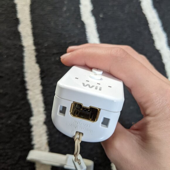 Black wii console - Picture 8 of 15